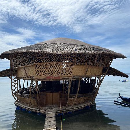 ホテル Bamboo Nest Beachfront Floating Tent プエルト・プリンセサ エクステリア 写真