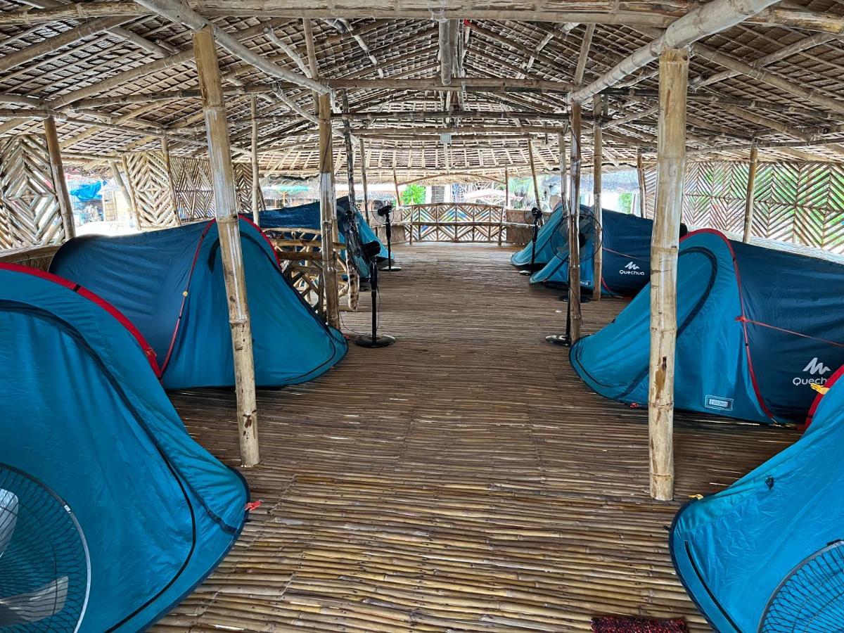 ホテル Bamboo Nest Beachfront Floating Tent プエルト・プリンセサ エクステリア 写真